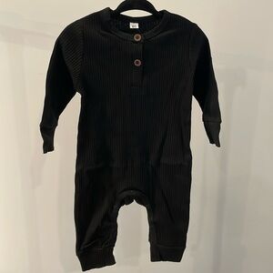 NWT Baby Boy Girl Button Long Sleeve Romper - Black